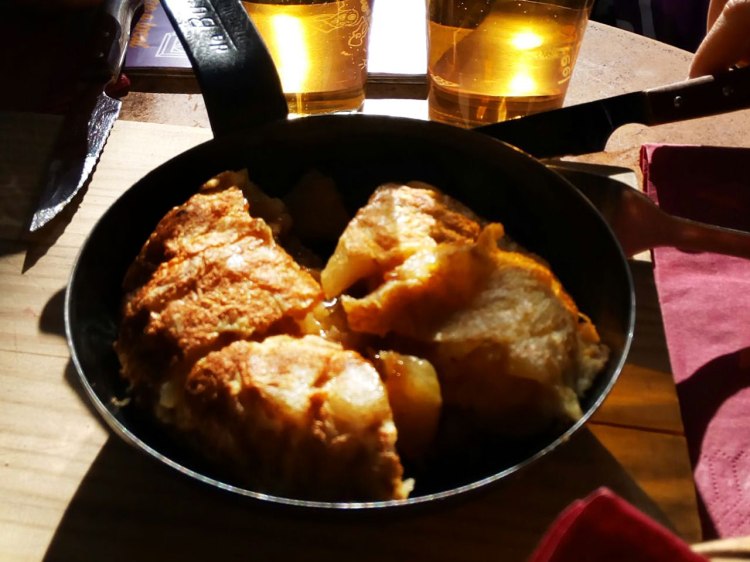 Tortilla de patatas at El Viajero, Madrid
