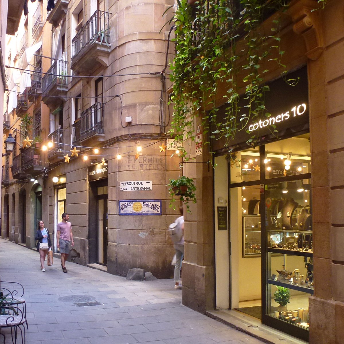 A Shopping Guide of El Born. Meet the&nbsp;Artisans