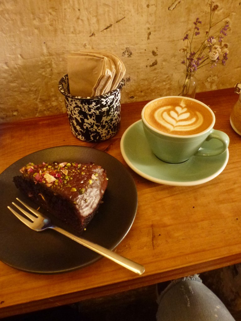 Espai Joliu cafe specialty coffee and homemade dessert