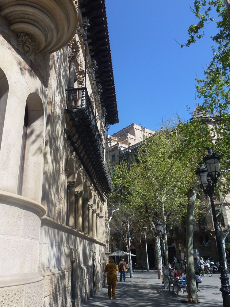 can-serra-cadafalch-thetasteofbarcelona-streett