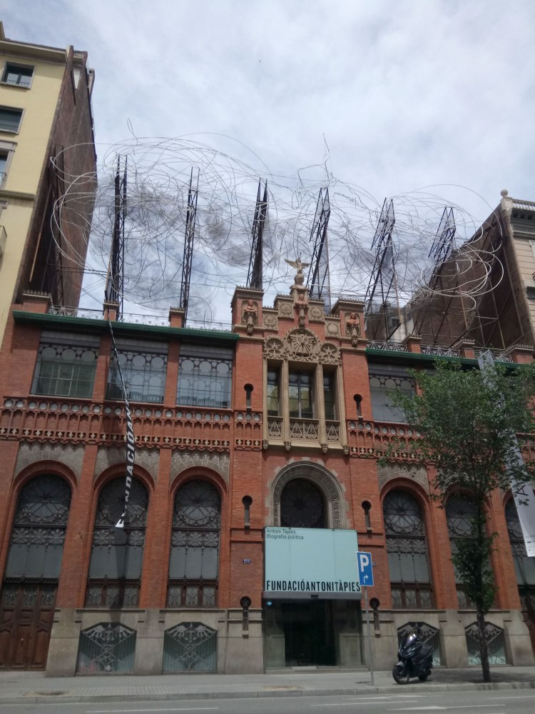 tapies-foundation-thetasteofbarcelona-full-facade